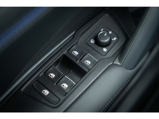 Volkswagen Tiguan Volkswagen R-Line Business | Inclusief € 2000,- inruilvoordeel Inclusief € 2000,- inruilvoordeel ... ActivLease financial lease