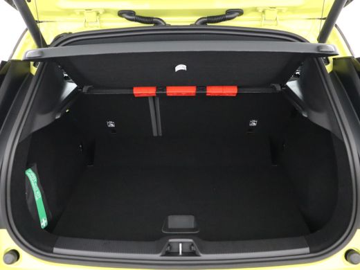 Volvo  EX30 Single Motor Extended Range Plus 69 kWh Direct leverbaar! | Stoel en Stuurverwarming | ActivLease financial lease