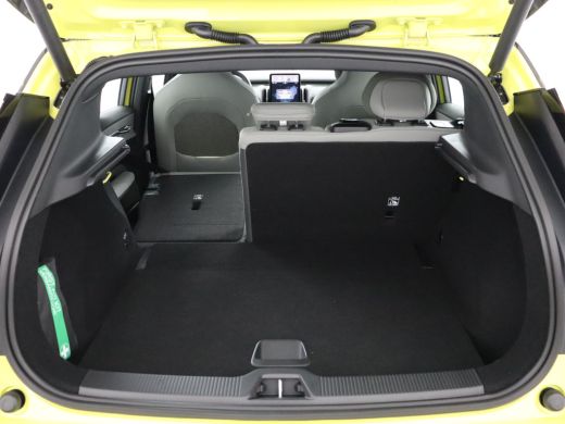 Volvo  EX30 Single Motor Extended Range Plus 69 kWh Direct leverbaar! | Stoel en Stuurverwarming | ActivLease financial lease