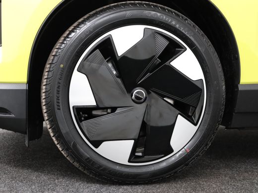 Volvo  EX30 Single Motor Extended Range Plus 69 kWh Direct leverbaar! | Stoel en Stuurverwarming | ActivLease financial lease