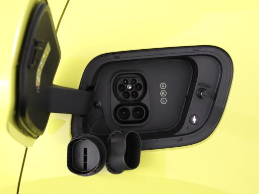 Volvo  EX30 Single Motor Extended Range Plus 69 kWh Direct leverbaar! | Stoel en Stuurverwarming | ActivLease financial lease