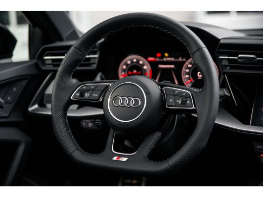 Audi A3 Limousine 35 TFSI 150 S tronic S edition Automatisch | Airconditioning 2-zone | Verwarmbare voors... ActivLease financial lease