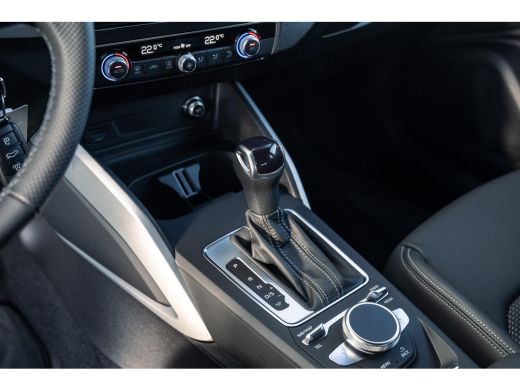Audi Q2 35 TFSI 150 S tronic S edition Automaat | Audi soundsystem | S line-interieur met sportstoelen en... ActivLease financial lease
