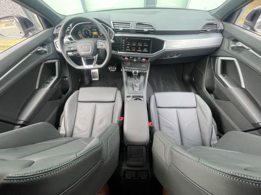 Audi Q3 45 TFSI e 245 S tronic S edition Automaat | Aut. dimmende binnenspiegel | LED-koplampen | Comfort... ActivLease financial lease