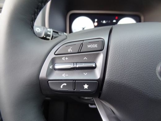 Hyundai KONA EV Premium 64 kWh | €37.900,- RIJKLAAR! | ActivLease financial lease