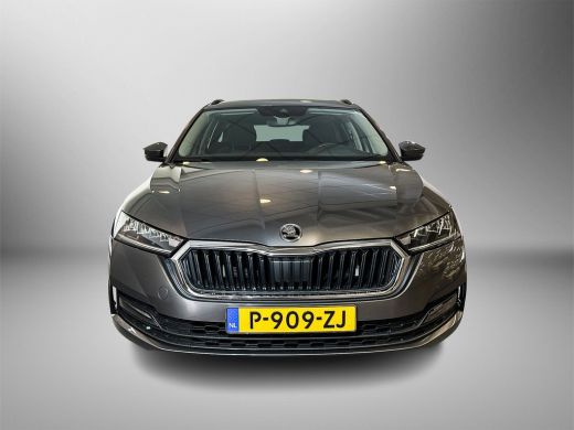 Skoda Octavia Combi 1.4 204pk TSI iV PHEV Business Edition / Parkeercamera achter / Cruise Control / Parkeersen... ActivLease financial lease