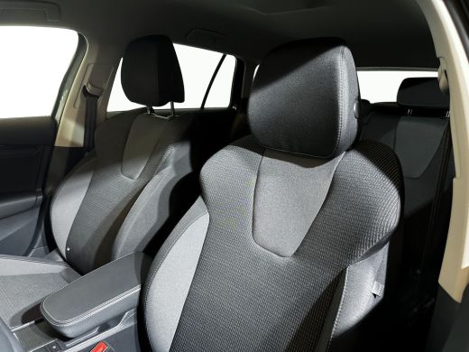 Skoda Octavia Combi 1.4 204pk TSI iV PHEV Business Edition / Parkeercamera achter / Cruise Control / Parkeersen... ActivLease financial lease