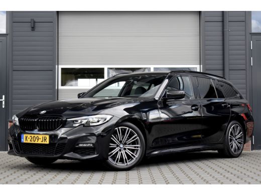 BMW 3 Serie Touring 320i M Sport | Apple CarPlay | Donker Getint Glas | Ambiance Verlichting | Live Cockpit P...