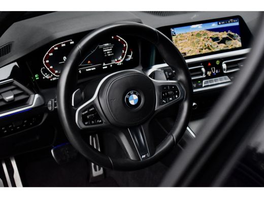 BMW 3 Serie Touring 320i M Sport | Apple CarPlay | Donker Getint Glas | Ambiance Verlichting | Live Cockpit P... ActivLease financial lease