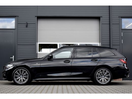 BMW 3 Serie Touring 320i M Sport | Apple CarPlay | Donker Getint Glas | Ambiance Verlichting | Live Cockpit P... ActivLease financial lease