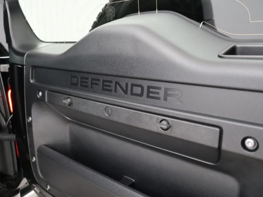 Land Rover Defender 110 3.0 6-CILINDER D250 X-DYNAMIC GRIJS KENTEKEN ActivLease financial lease