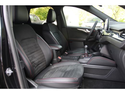 Ford Kuga 1.5 ST-LINE X 150PK ECOBOOST | NAVI | LED | VR-COCKPIT | CRUISE | APPLE CARPLAY | PDC | KEY-LESS ActivLease financial lease