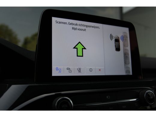 Ford Kuga 1.5 ST-LINE X 150PK ECOBOOST | NAVI | LED | VR-COCKPIT | CRUISE | APPLE CARPLAY | PDC | KEY-LESS ActivLease financial lease