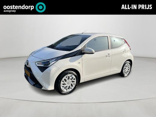 Toyota Aygo 1.0 VVT-i x-play | Navigatie | Airconditioning | Parkeercamera | Elektrische ramen voor |