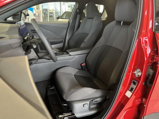Toyota C-HR Hybrid 140 First Edition | Direct leverbaar! | ActivLease financial lease