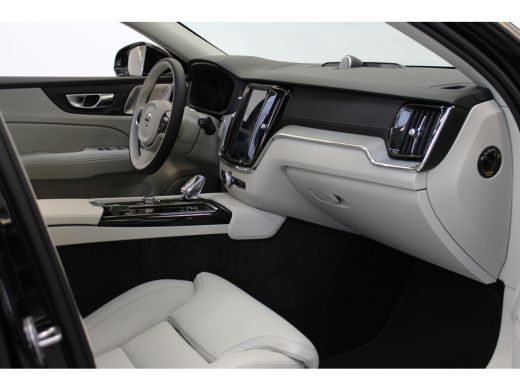 Volvo  V60 T6 350PK AWD Ultra Bright | B&W Audio | Gelam Glas | Massage | Nappa | 20'' | Head Up | Adapt LED ActivLease financial lease