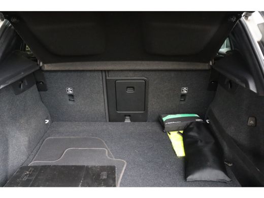 Volvo  XC40 T5 Recharge R-Design | Trekhaak | Elektrische bestuurdersstoel met geheugen | Stoel en Stuurwielv... ActivLease financial lease