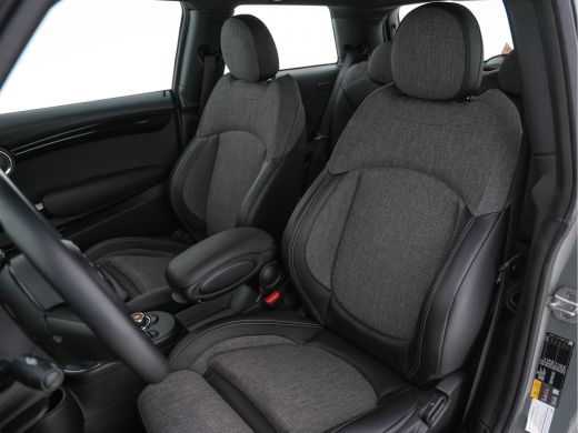 Mini Mini Electric Essential 33 kWh [3-Fase] (INCL-BTW) *FULL-LED | DIGI-COCKPIT | 1/2-LEATHER | CAMERA | KEYLESS | ... ActivLease financial lease