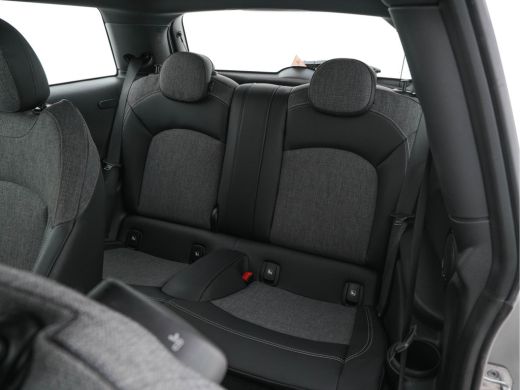 Mini Mini Electric Essential 33 kWh [3-Fase] (INCL-BTW) *FULL-LED | DIGI-COCKPIT | 1/2-LEATHER | CAMERA | KEYLESS | ... ActivLease financial lease