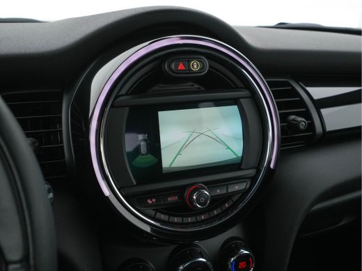 Mini Mini Electric Essential 33 kWh [3-Fase] (INCL-BTW) *FULL-LED | DIGI-COCKPIT | 1/2-LEATHER | CAMERA | KEYLESS | ... ActivLease financial lease