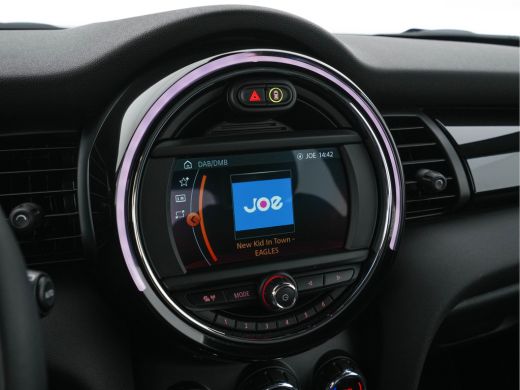 Mini Mini Electric Essential 33 kWh [3-Fase] (INCL-BTW) *FULL-LED | DIGI-COCKPIT | 1/2-LEATHER | CAMERA | KEYLESS | ... ActivLease financial lease