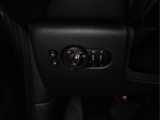 Mini Mini Electric Essential 33 kWh [3-Fase] (INCL-BTW) *FULL-LED | DIGI-COCKPIT | 1/2-LEATHER | CAMERA | KEYLESS | ... ActivLease financial lease