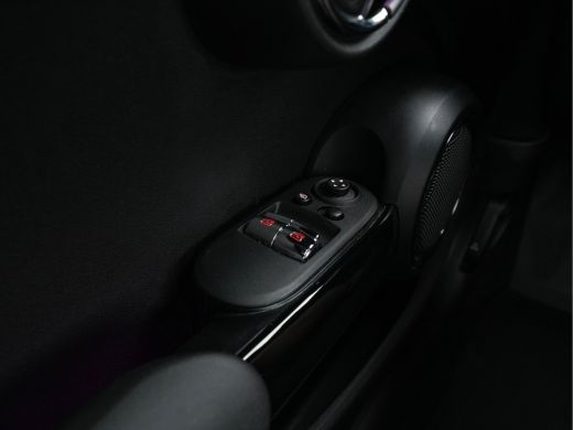 Mini Mini Electric Essential 33 kWh [3-Fase] (INCL-BTW) *FULL-LED | DIGI-COCKPIT | 1/2-LEATHER | CAMERA | KEYLESS | ... ActivLease financial lease