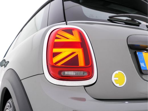 Mini Mini Electric Essential 33 kWh [3-Fase] (INCL-BTW) *FULL-LED | DIGI-COCKPIT | 1/2-LEATHER | CAMERA | KEYLESS | ... ActivLease financial lease