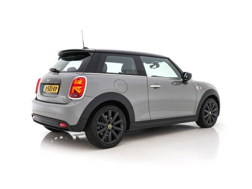 Mini Mini Electric Essential 33 kWh [3-Fase] (INCL-BTW) *FULL-LED | DIGI-COCKPIT | 1/2-LEATHER | CAMERA | KEYLESS | ... ActivLease financial lease