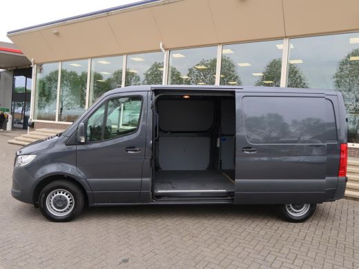 Mercedes Sprinter 214 2.2 CDI 143 PK L2H1 + 360 CAMERA / 2 SCHUIFDEUREN / MBUX NAVIGATIE ActivLease financial lease