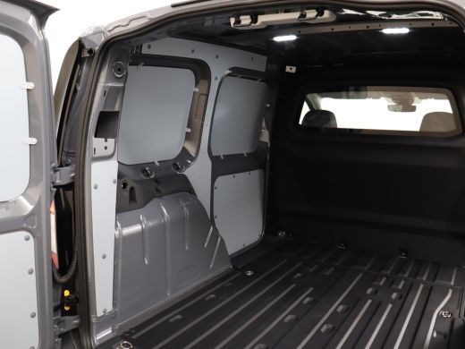 Volkswagen Caddy 1.5 TSI Comfort | Direct leverbaar | Tussenschot met ruit | Trekhaak | Parkeersensoren achter | C... ActivLease financial lease
