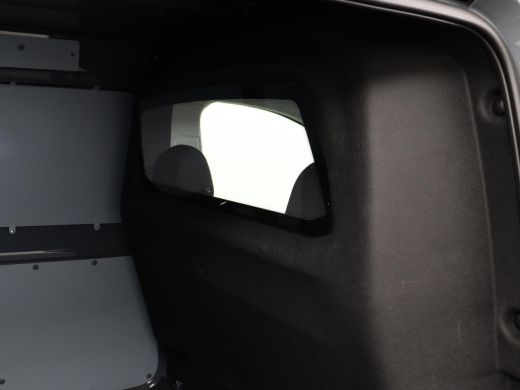 Volkswagen Caddy 1.5 TSI Comfort | Direct leverbaar | Tussenschot met ruit | Trekhaak | Parkeersensoren achter | C... ActivLease financial lease