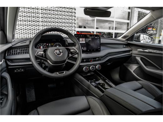 Skoda Superb Combi 1.5 TSI MHEV 150 7DSG First Edition | Achteruitrijcamera | Climatronic, elektronische airco... ActivLease financial lease