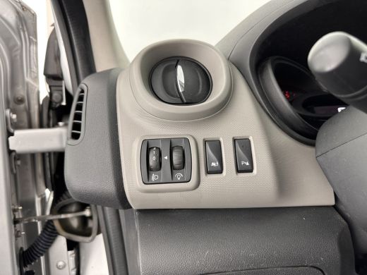 Renault Trafic 1.6 dCi T29 L1H1 Comfort-Pack 1.260 Kg-Cargo-Capacity *NAVI-FULLMAP | AIRCO | CRUISE | 3-PERS | PDC* ActivLease financial lease