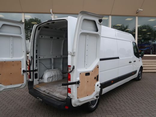 Renault Master T35 2.3 DCI 165 PK L3H2 + 2500 KG TREKHAAK / NAVIGATIE / DAB+ ActivLease financial lease
