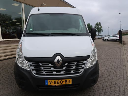 Renault Master T35 2.3 DCI 165 PK L3H2 + 2500 KG TREKHAAK / NAVIGATIE / DAB+ ActivLease financial lease
