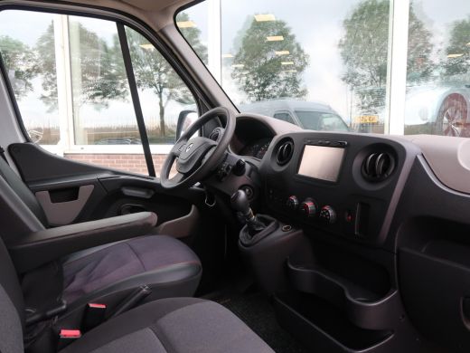 Renault Master T35 2.3 DCI 165 PK L3H2 + 2500 KG TREKHAAK / NAVIGATIE / DAB+ ActivLease financial lease