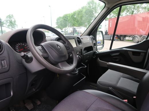 Renault Master T35 2.3 DCI 165 PK L3H2 + 2500 KG TREKHAAK / NAVIGATIE / DAB+ ActivLease financial lease