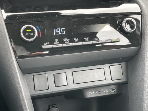 Toyota Yaris Cross 1.5 Hybrid 115 Active | Shimmering silver metallic | Demonstratie auto | ActivLease financial lease