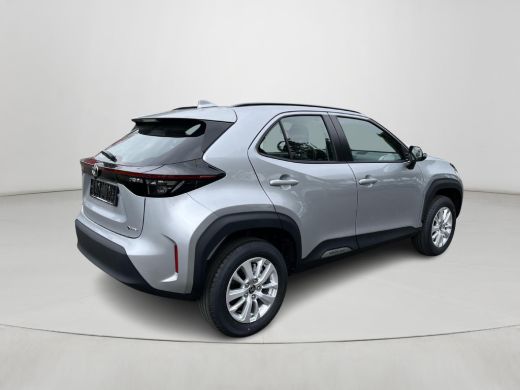 Toyota Yaris Cross 1.5 Hybrid 115 Active | Shimmering silver metallic | Demonstratie auto | ActivLease financial lease