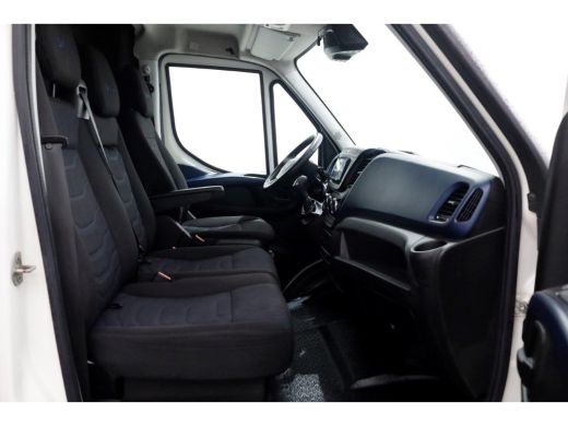 Iveco Daily 35S16 155pk L2H2 HiMatic Automaat Airco/Trekhaak 3500kg 03-2019 ActivLease financial lease