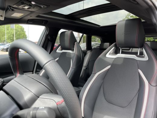 Toyota Corolla Touring Sports Hybrid 140 GR Sport | All-in prijs! | Panoramadak | Apple Carplay/Android Auto | Parkeersensoren ... ActivLease financial lease