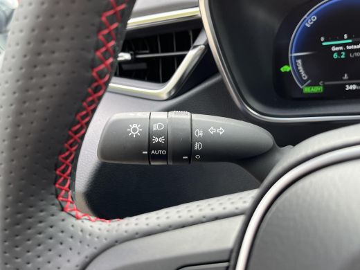 Toyota Corolla Touring Sports Hybrid 140 GR Sport | All-in prijs! | Panoramadak | Apple Carplay/Android Auto | Parkeersensoren ... ActivLease financial lease
