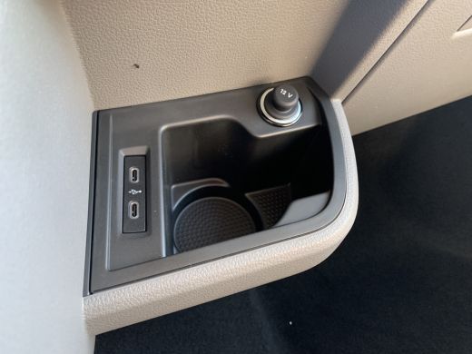 Volkswagen Transporter 2.0 TDI 150kW / 204PK DSG Caravelle DC | FULL OPTION | Led | digital cockpit | Leer | ActivLease financial lease