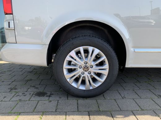 Volkswagen Transporter 2.0 TDI 150kW / 204PK DSG Caravelle DC | FULL OPTION | Led | digital cockpit | Leer | ActivLease financial lease