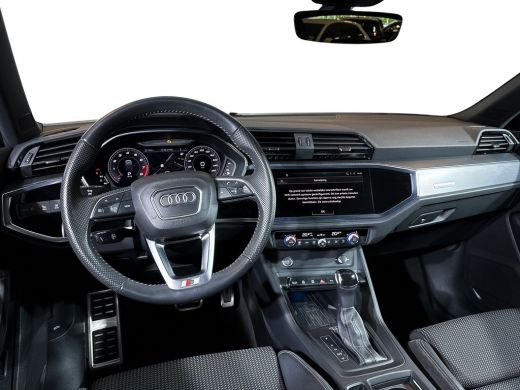 Audi Q3 Sportback 45 230pk TFSI quattro Pro Line S / Side assist & lane assist / Parkeerhulp plus / MMI navigatie plus ActivLease financial lease