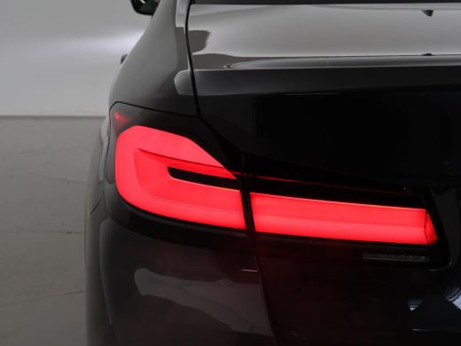 BMW 5 Serie 540i M-SPORT 3.0I 333 PK SEDAN + NAPPA LEDER / LASER LED / HEAD-UP / SCHUIFDAK ActivLease financial lease