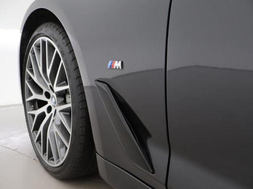 BMW 5 Serie 540i M-SPORT 3.0I 333 PK SEDAN + NAPPA LEDER / LASER LED / HEAD-UP / SCHUIFDAK ActivLease financial lease