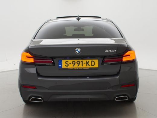 BMW 5 Serie 540i M-SPORT 3.0I 333 PK SEDAN + NAPPA LEDER / LASER LED / HEAD-UP / SCHUIFDAK ActivLease financial lease