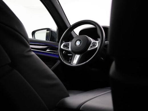 BMW 5 Serie 540i M-SPORT 3.0I 333 PK SEDAN + NAPPA LEDER / LASER LED / HEAD-UP / SCHUIFDAK ActivLease financial lease